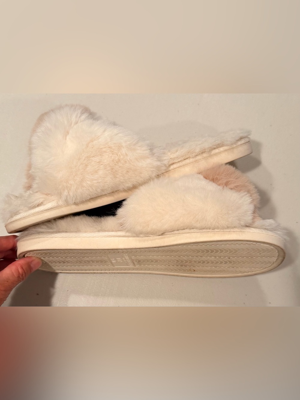 SHIRALEAH | ladies cross-band slippers. Size: L/XL 9-11. - Picture 9 of 12